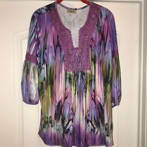 Tunic blouse. Floral pattern